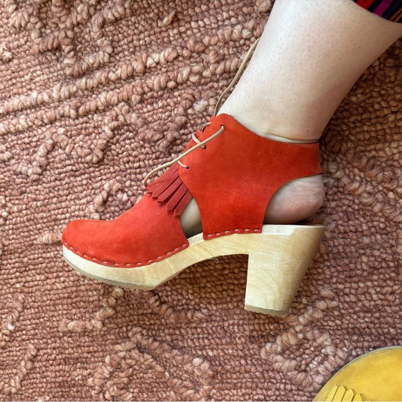 Poppy red Bryr Clogs size 37 - Picture 13 of 13